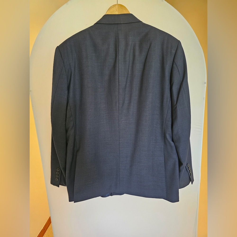 Classic Men's Navy suit- jones New York